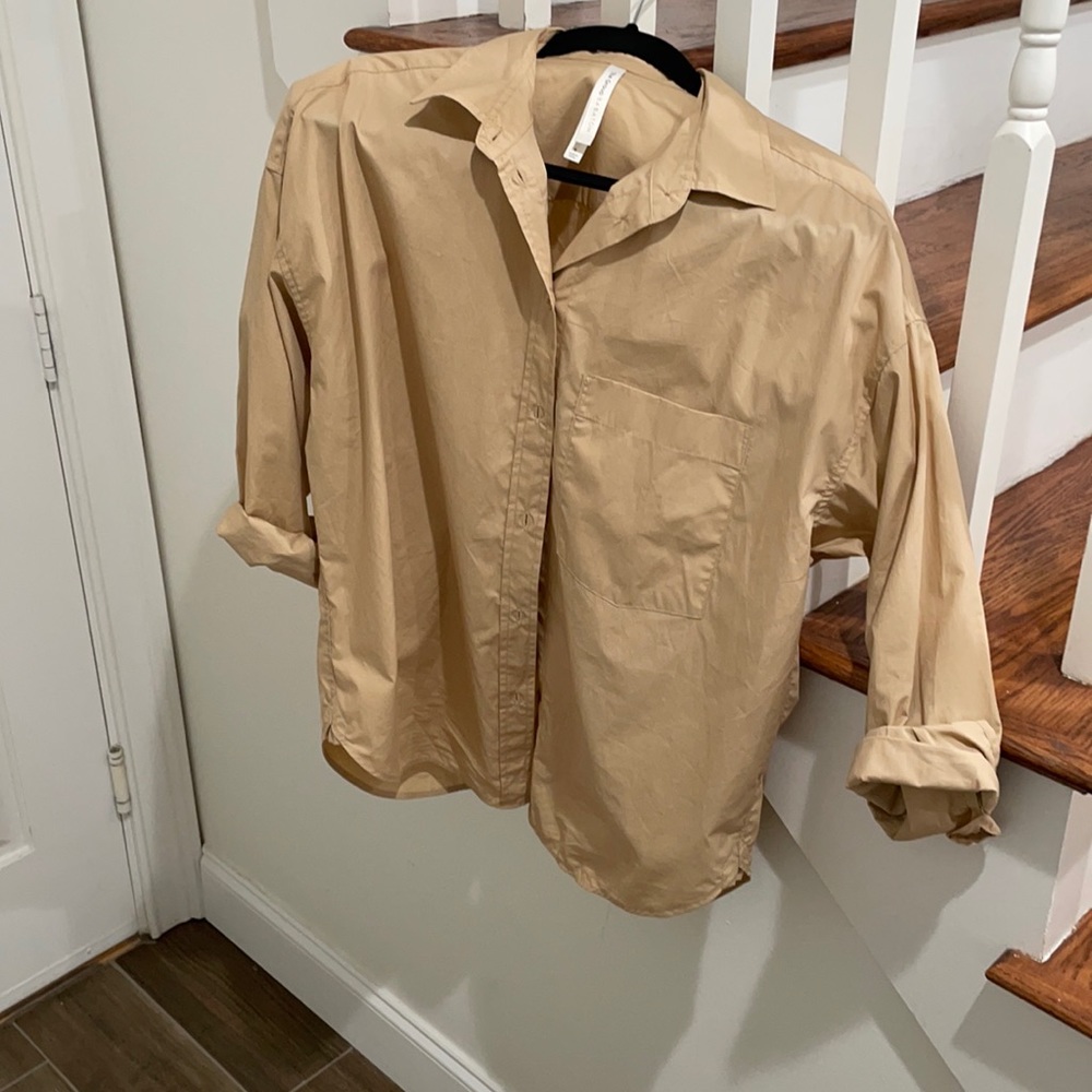 Aritzia babaton every day button up camel color